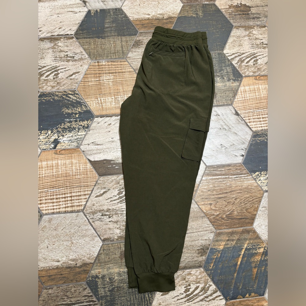 Zella army green pinstriped cargo joggers